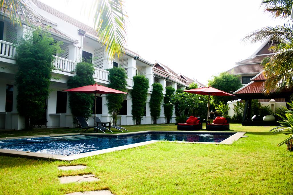 Palm Grove Resort, Pattaya Na Chom Thian Esterno foto